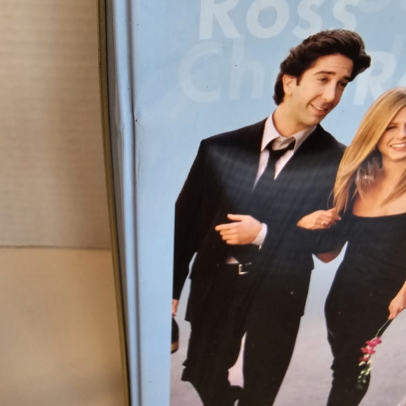 FRIENDS Trivia Game - Picture 2 of 12